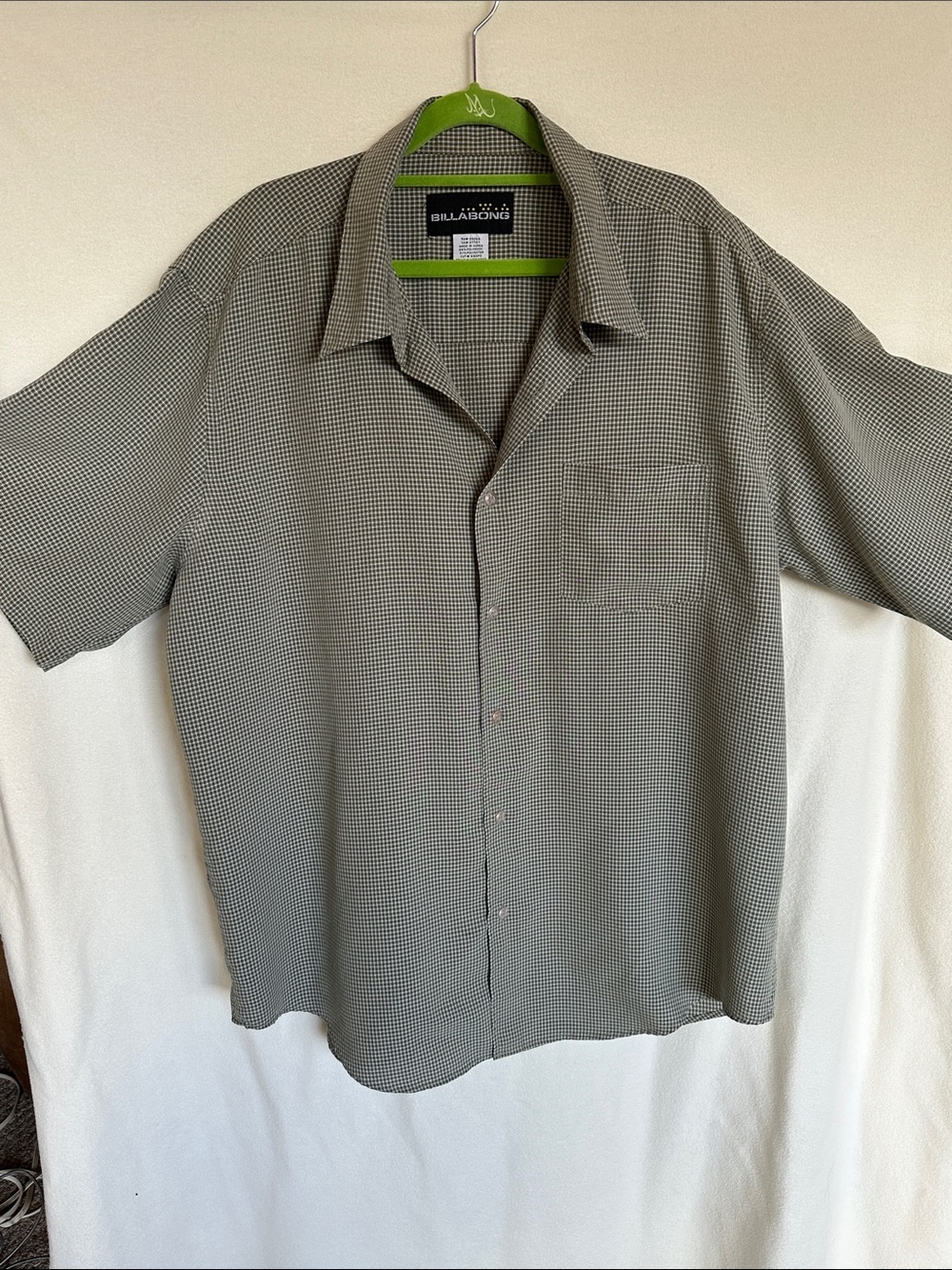 Billabong Short Sleeve Button-Down Shirt in Gray and Black Microcheck XL